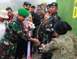 Resmikan Tugu Infanteri di Bukit Fulan Fehan, Kasdam IX/UDY Datang Bersama Danrem 161/WS