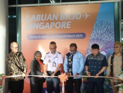 Johni Asadoma Launching Penerbangan Perdana Jetstar Asia di Bandara Komodo Labuan Bajo