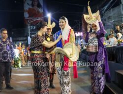 Chris Widodo Tampil Keren, Pimpin Parade Budaya Penuh Warna di APEKSI Night Carnival 2025