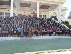 Sejumlah 544 PNS Terima Penghargaan Satyalancana, Yos: “Ini Bukan Sekadar Simbol”