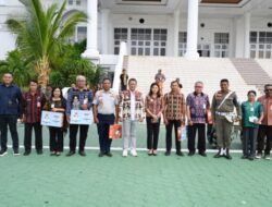 Tepati Janji, Bupati – Wakil Bupati, Serahkan Penghargaan Kepada ASN Berkinerja Baik