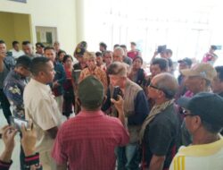 Datangi DPRD, Keluarga Benyamin dan Bait Dikawal Polres Kupang