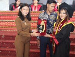Aurum Titu Eki: Wisuda, Awal Dari Perjuangan