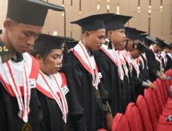 Hadiri Wisuda UPG 1945, Yos Lede: “Kita Butuh Generasi Muda Yang Tidak Hanya Berilmu”