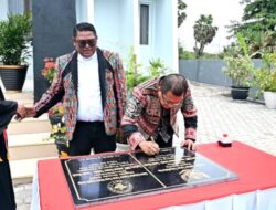 Pembukaan Selubung Papan Nama, Tandai Peresmian Gereja Emaus Oebelo