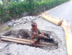 Viral!! Seorang Petani di Malaka Bangun Saluran Air Secara Swadaya, Ini Alasannya!