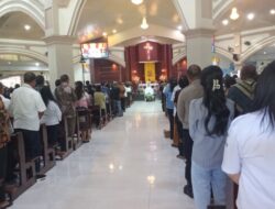Uskup Agung Kupang, Pimpin Misa Pemakaman Romo Aldy Wungo, Ribuan Umat Hadiri Prosesi