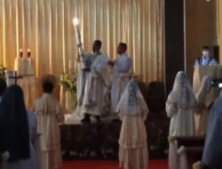 Perarakan Lilin Paskah Jadi Pembuka Vigili di Kapela Santo Agustinus Bello