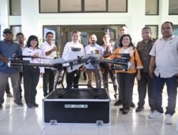 Serahkan Alsintan, Bupati Kupang Dapat Apresiasi Deasy Ballo