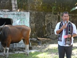Serahkan Hewan Kurban, Yos Lede Sampaikan Hal Ini