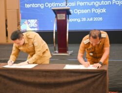 Bupati Yosef Lede Tanda Tangani Kerja Sama Optimalisasi Pajak Daerah Bersama Seluruh Kepala Daerah Se-NTT