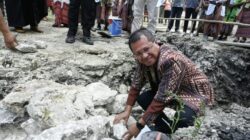 Tepat di HUT ke-81, Jemaat GMIT Efata Taninri’in–Tunbaun, Lakukan Peletakan Baru Pertama Gedung Baru