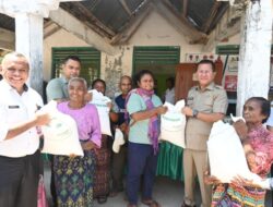 Bupati Kupang Bawa 238,14 Beras Untuk Masyarakat Amarasi Raya