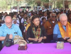 Buka Festival Budaya SD-SMP se-Semau, Aurum: “Ini Bukan Sekadar Ruang Bagi Anak-anak Untuk Tampil”