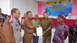Hadiri Penyerahan Sertifikat, RD Nardy:”Kami Apresiasi Pemkab. Kupang”